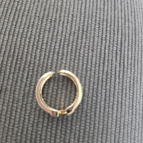 18k Dubai Fashion Gold and Silver V Initial Ring - Picture 3 of 12